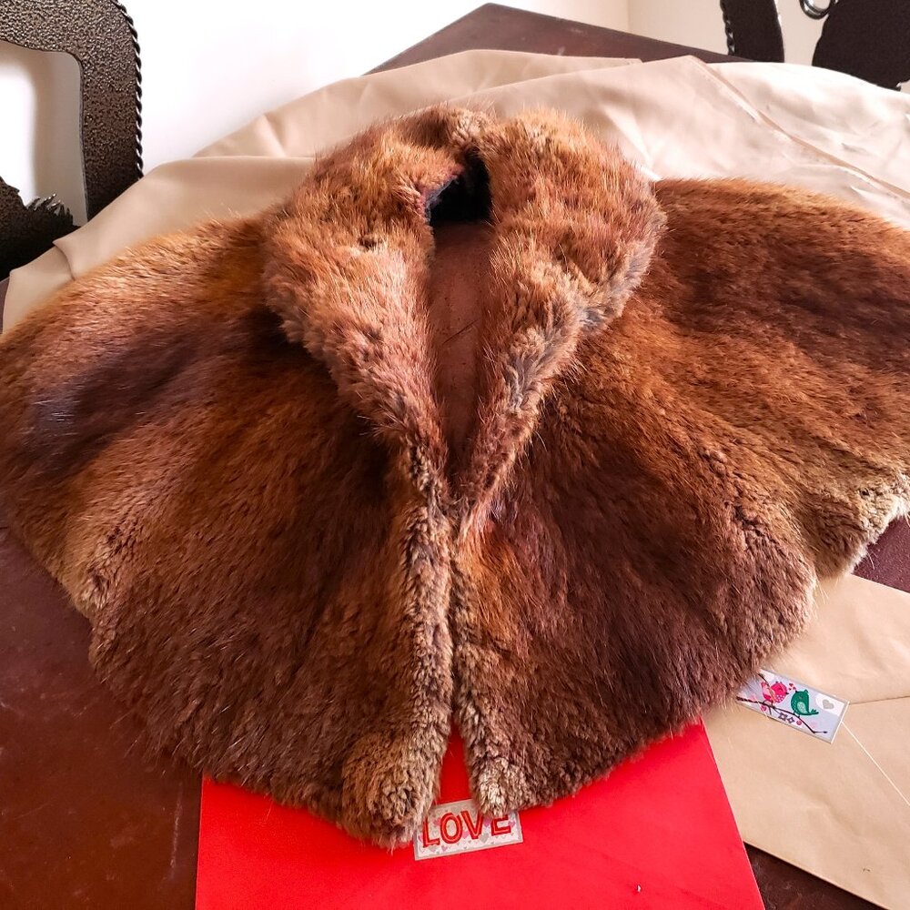 VINTAGE FUR COLLAR